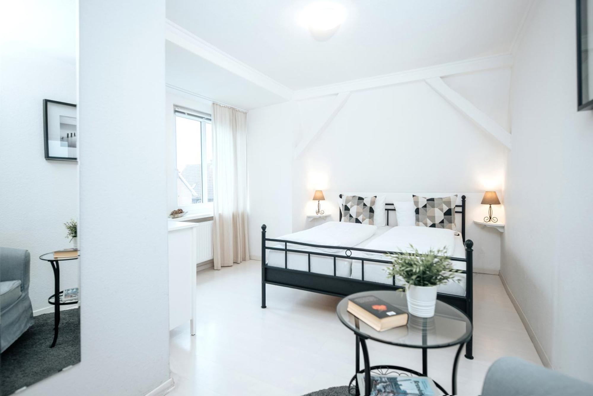 Hotel Kleiner Yachthafen 브룬스뷔텔 외부 사진